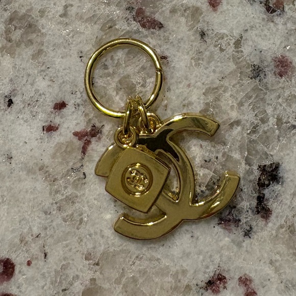 Authentic CHANEL CC Holiday Double Charm Pendant Bag charm Necklace Charm - Picture 3 of 16